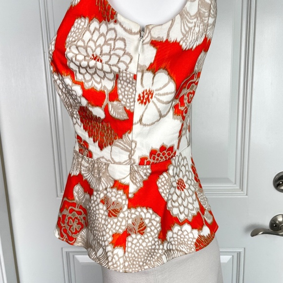 Kelly & Diane - Sleeveless Peplum Top - Picture 3 of 7